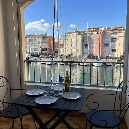 Avec Ascenseur Et Parking, Proche Et Commerces - Fr-1-702-46 * Agde