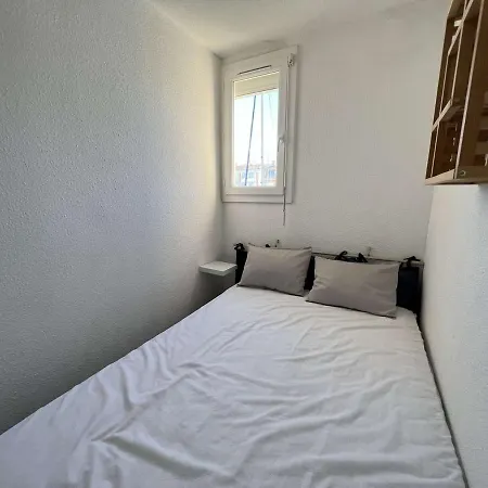 Avec Ascenseur Et Parking, Proche Et Commerces - Fr-1-702-46 Agde