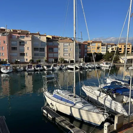 Avec Ascenseur Et Parking, Proche Et Commerces - Fr-1-702-46 * Agde